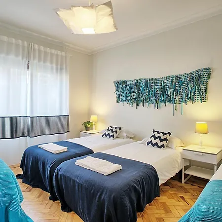 Apolonia 3e Five Bedrooms * ליסבון