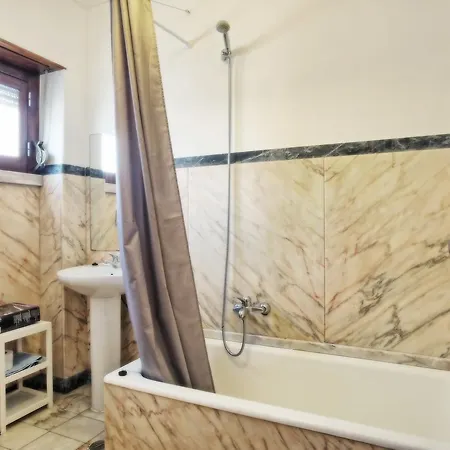 Apolonia 3e Five Bedrooms ליסבון