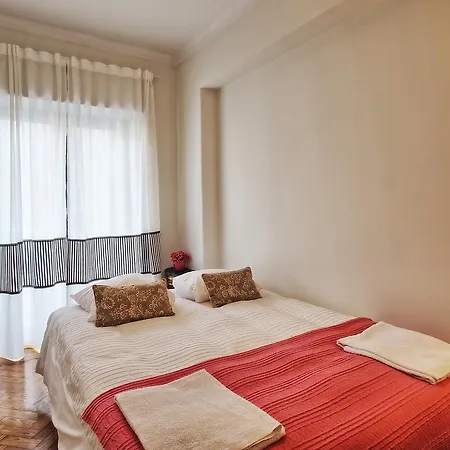 Apolonia 3e Five Bedrooms ליסבון