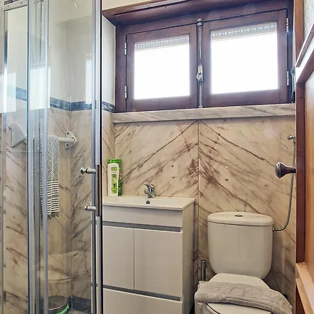 Apolonia 3e Five Bedrooms דירה *