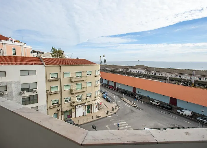 Apolonia 3e Five Bedrooms *