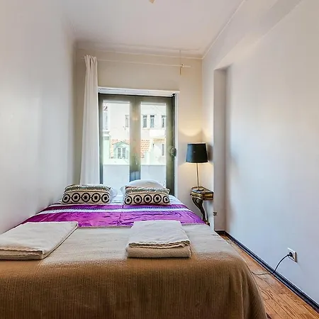 Apolonia 3e Five Bedrooms *