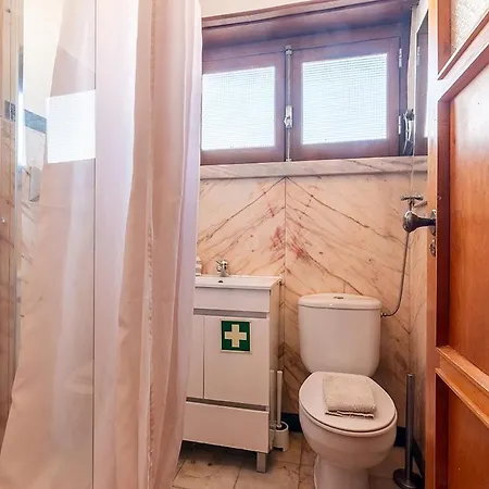 Apolonia 3e Five Bedrooms Apartment Lisbon