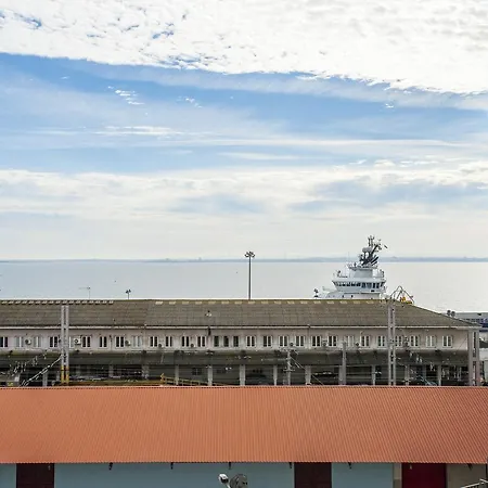 Apolonia 3e Five Bedrooms Lägenhet