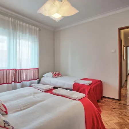 Apolonia 3e Five Bedrooms Apartment Lisbon