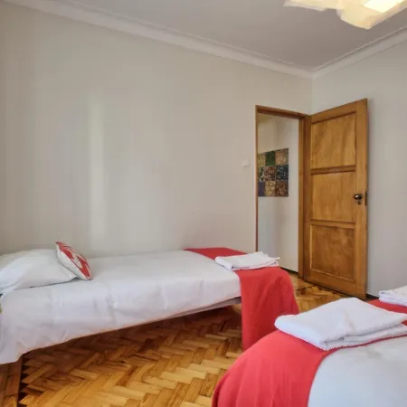 Apolonia 3e Five Bedrooms Apartment Lisbon