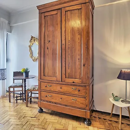 Apolonia 3e Five Bedrooms Apartment