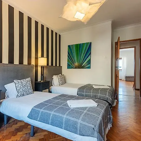 Apolonia 3e Five Bedrooms